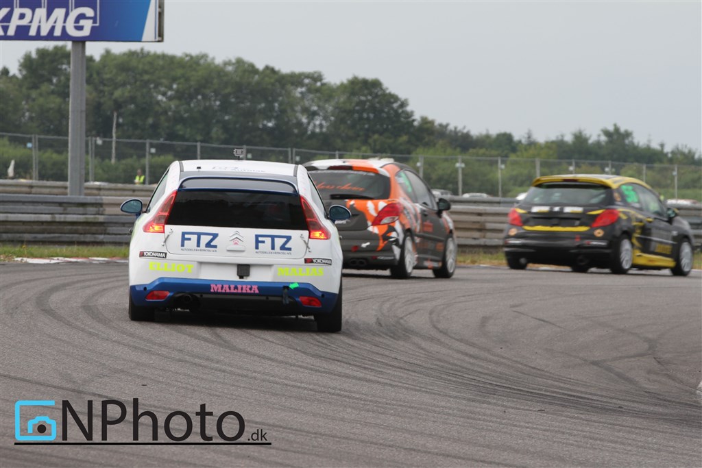 Det blev også til en debut for en ny og lidt speciel bagende i Yokohama 1600 Challenge. Tue Nielsen kom i en blå/hvid Citroen C4 Coupe – en model som ikke tidligere har kørt i klassen
(Foto: CN Photo)
